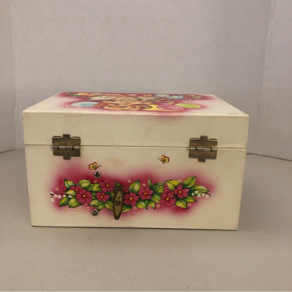 Vintage Jewelry Music Box London Bridge Birthday Puppy Kittens - Picture 5 of 9